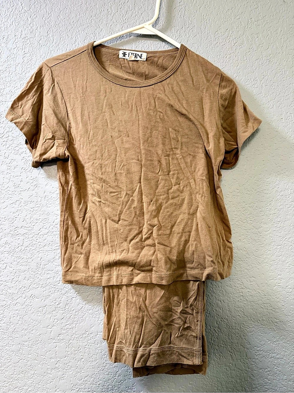 ETERNE Fitted Crewneck Short Sleeve T-Shirt and Lounge Pant Set Large Brown